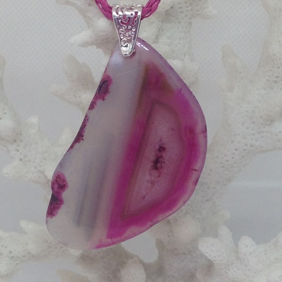 Handcrafted Peachblow Druzy Geode Agate Pendant Necklace - Picture 3 of 8